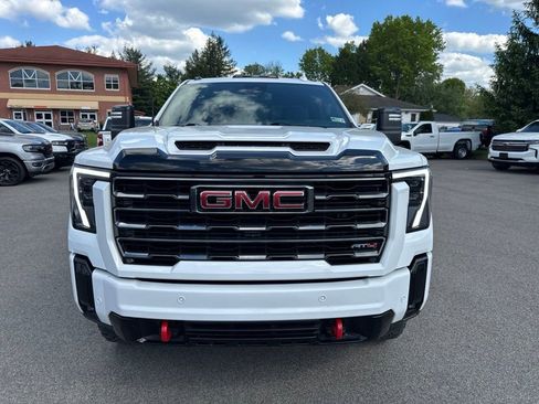 Used 2025 GMC Sierra 2500 AT4 w/ AT4 Preferred Package AWD/4WD image 2