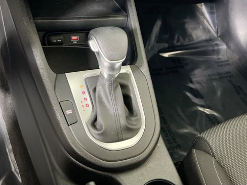 Used 2022 Kia Forte LXS w/ LXS Technology Package image 16