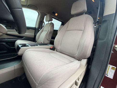 Used 2019 Honda Odyssey EX image 18