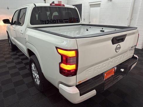 Used 2022 Nissan Frontier SV w/ Technology Package AWD/4WD image 7