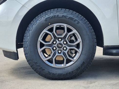 Certified 2025 Ford Expedition Active AWD/4WD image 13