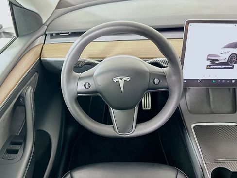 Used 2023 Tesla Model Y Performance image 16