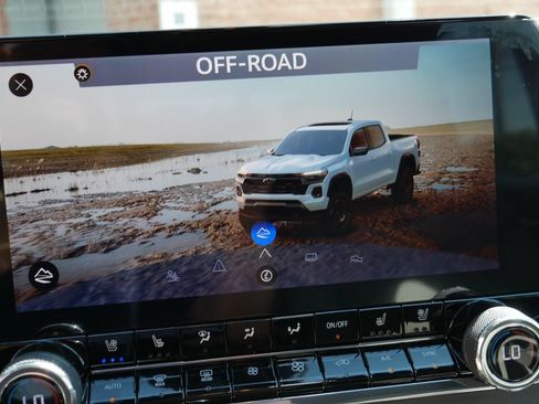 New 2026 Chevrolet Colorado ZR2 w/ Technology Package AWD/4WD image 27