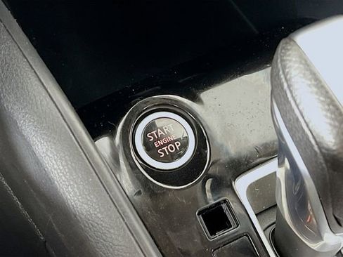 Used 2020 Nissan Versa SV image 16