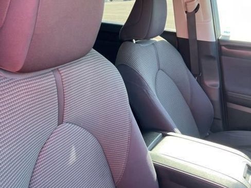 Used 2023 Toyota Highlander L FWD image 12
