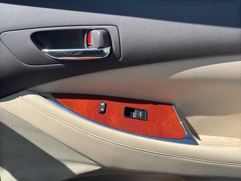 Used 2011 Lexus ES 350 FWD image 21