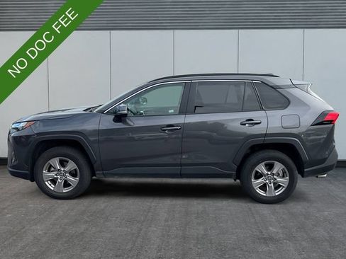 Used 2025 Toyota RAV4 XLE AWD/4WD image 2