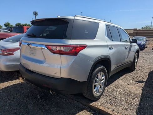 Used 2020 Chevrolet Traverse LT image 5