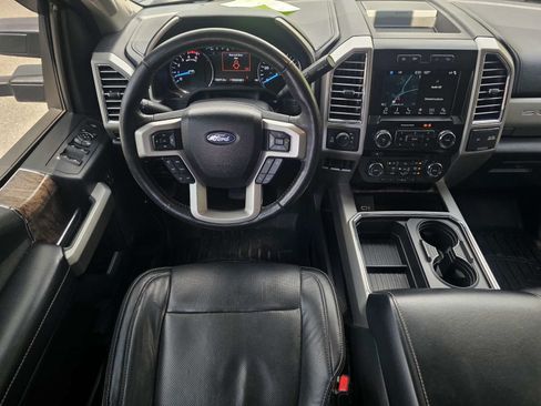 Used 2017 Ford F250 Lariat w/ Lariat Ultimate Package AWD/4WD image 16