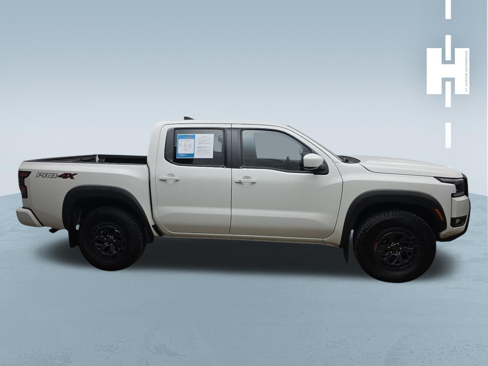 Used 2025 Nissan Frontier PRO-4X AWD/4WD image 3