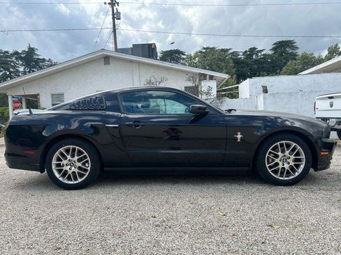 Used 2013 Ford Mustang Premium image 3