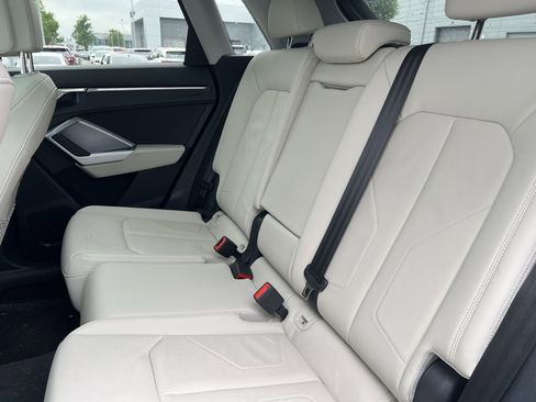 Certified 2023 Audi Q3 2.0T Premium w/ Convenience Package AWD/4WD image 33