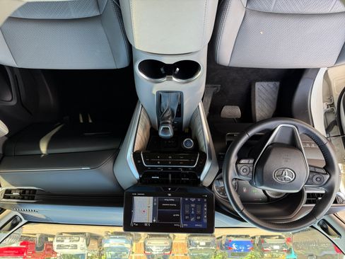 Certified 2022 Toyota Venza Limited AWD/4WD image 19
