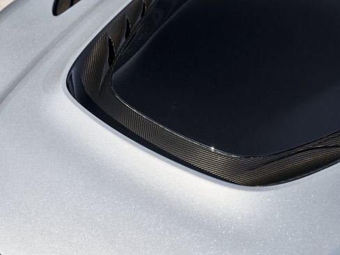 Used 2023 Aston Martin DBS Volante image 8