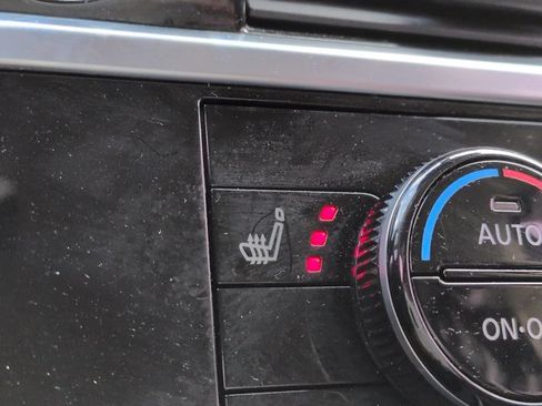Certified 2022 Nissan Pathfinder SV FWD image 22