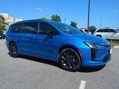 New 2027 Chrysler Pacifica Select