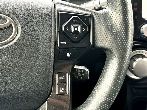 Used 2022 Toyota 4Runner TRD Off-Road Premium w/ Moonroof Package AWD/4WD image 26