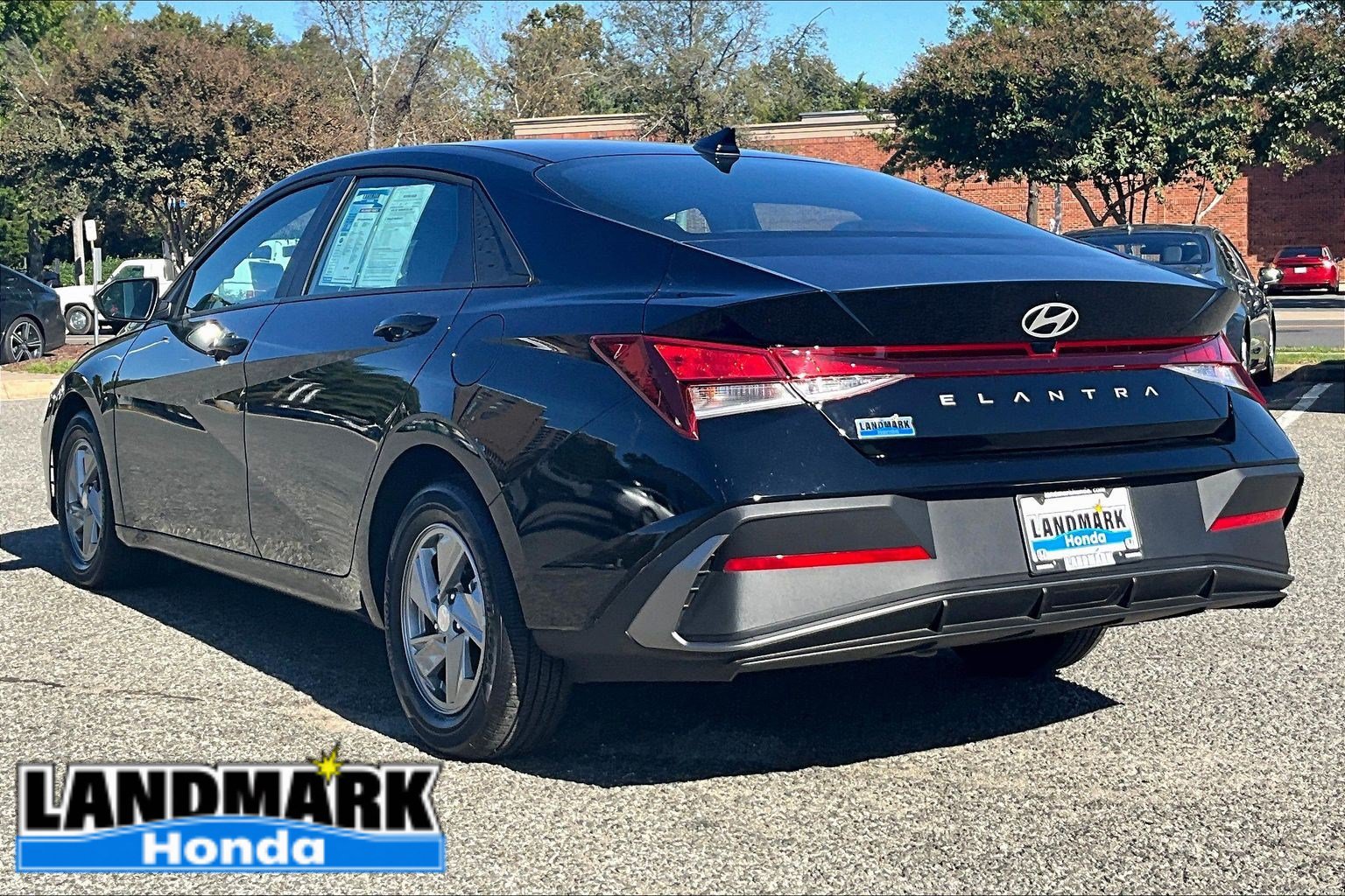 Used 2026 Hyundai Elantra SE FWD image 12