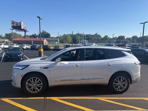 Used 2023 Buick Enclave Premium w/ Experience Buick Package image 3