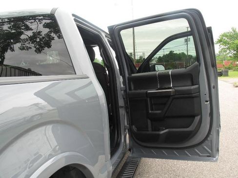 Used 2019 Ford F150 XLT w/ Equipment Group 302A Luxury AWD/4WD image 17