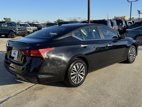 Used 2023 Nissan Altima 2.5 SV image 8