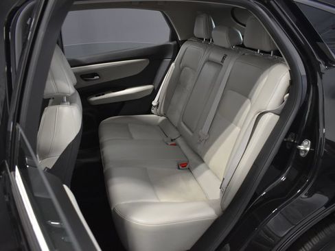 Certified 2023 Nissan Ariya AWD image 32