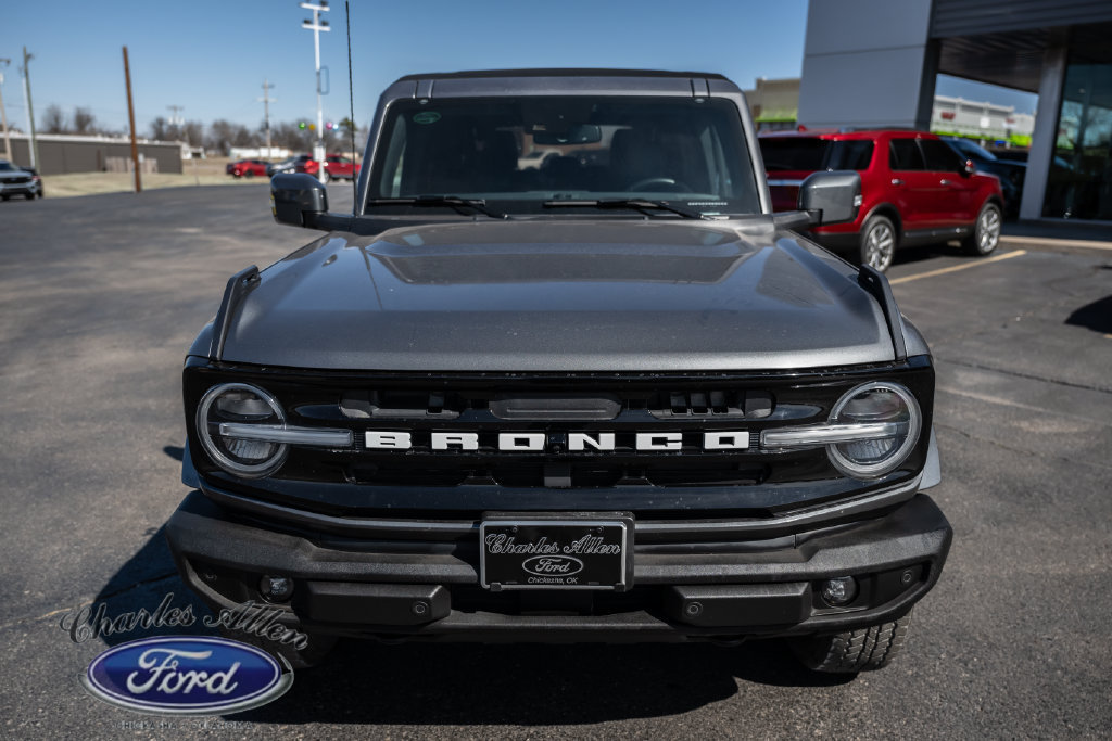 Used 2022 Ford Bronco Outer Banks AWD/4WD image 2