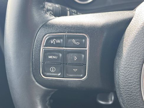 Used 2016 Jeep Wrangler Unlimited Rubicon w/ Connectivity Group image 9