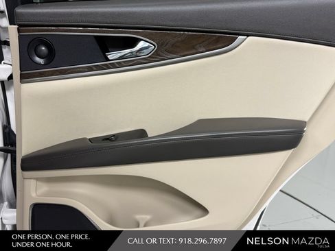 Used 2018 Lincoln MKX Reserve w/ Driver Assistance Package FWD image 41