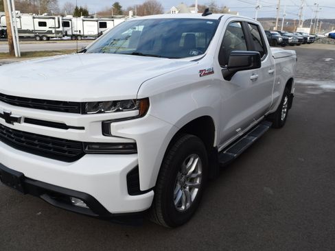 Used 2019 Chevrolet Silverado 1500 RST image 2