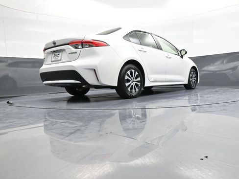 Certified 2020 Toyota Corolla LE FWD image 28