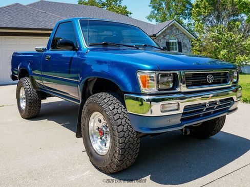 Used 1994 Toyota Pickup DX AWD/4WD image 12