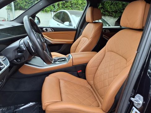 Used 2024 BMW X5 xDrive40i w/ M Sport Package AWD/4WD image 17