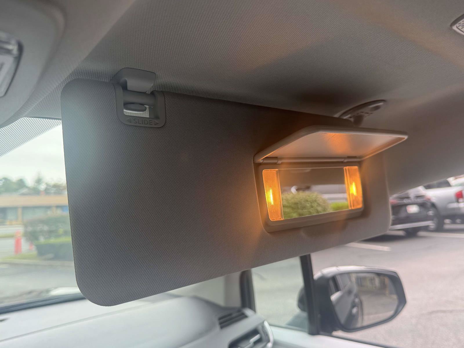 Used 2026 Toyota Sienna LE FWD image 30