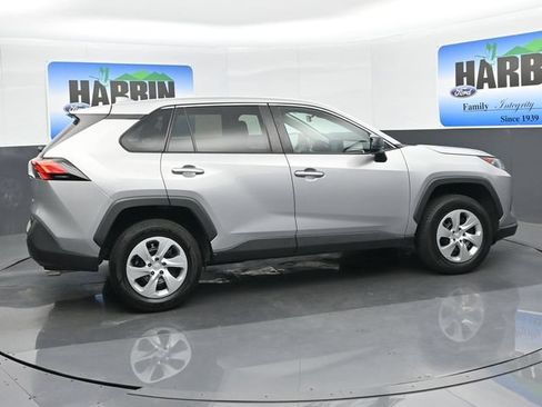 Used 2022 Toyota RAV4 LE FWD image 6