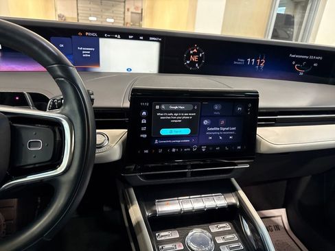 Used 2024 Lincoln Nautilus Reserve image 18