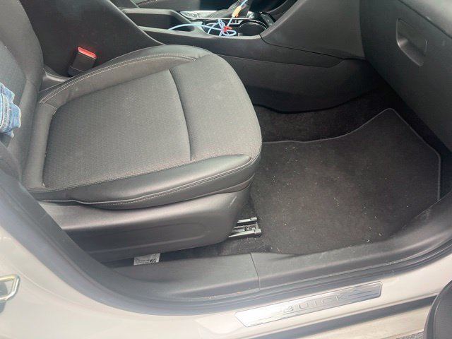 Used 2023 Buick Encore GX Select w/ Sport Touring Package FWD image 15