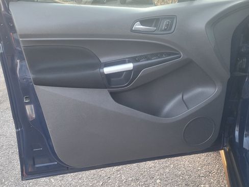 Used 2021 Ford Transit Connect XLT image 10