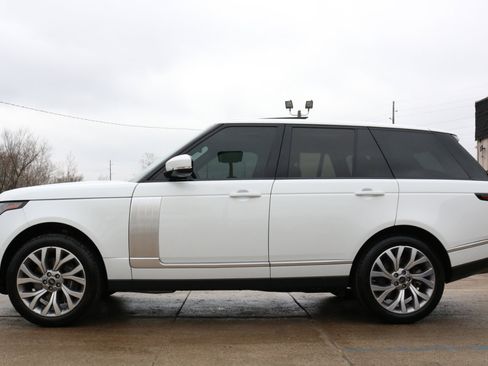 Used 2019 Land Rover Range Rover HSE image 17