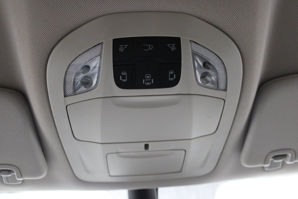 Used 2023 Chrysler Pacifica Touring-L FWD image 34