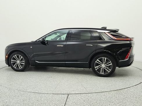 Used 2024 Cadillac Lyriq Luxury AWD/4WD image 8