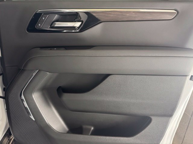 Used 2026 Chevrolet Suburban LS AWD/4WD image 31