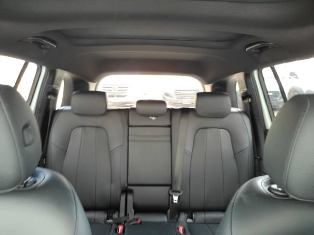 Used 2022 Mercedes-Benz GLB 250 4MATIC w/ Premium Package Lite image 33
