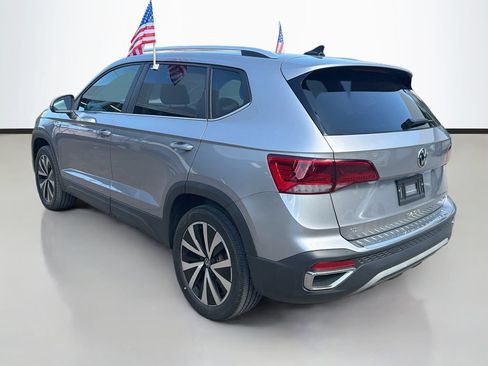 Used 2023 Volkswagen Taos SE w/ Panoramic Sunroof Package AWD/4WD image 5