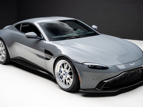 Used 2020 Aston Martin V8 Vantage Coupe RWD image 42