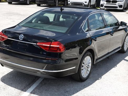Used 2016 Volkswagen Passat 1.8T SE FWD image 6