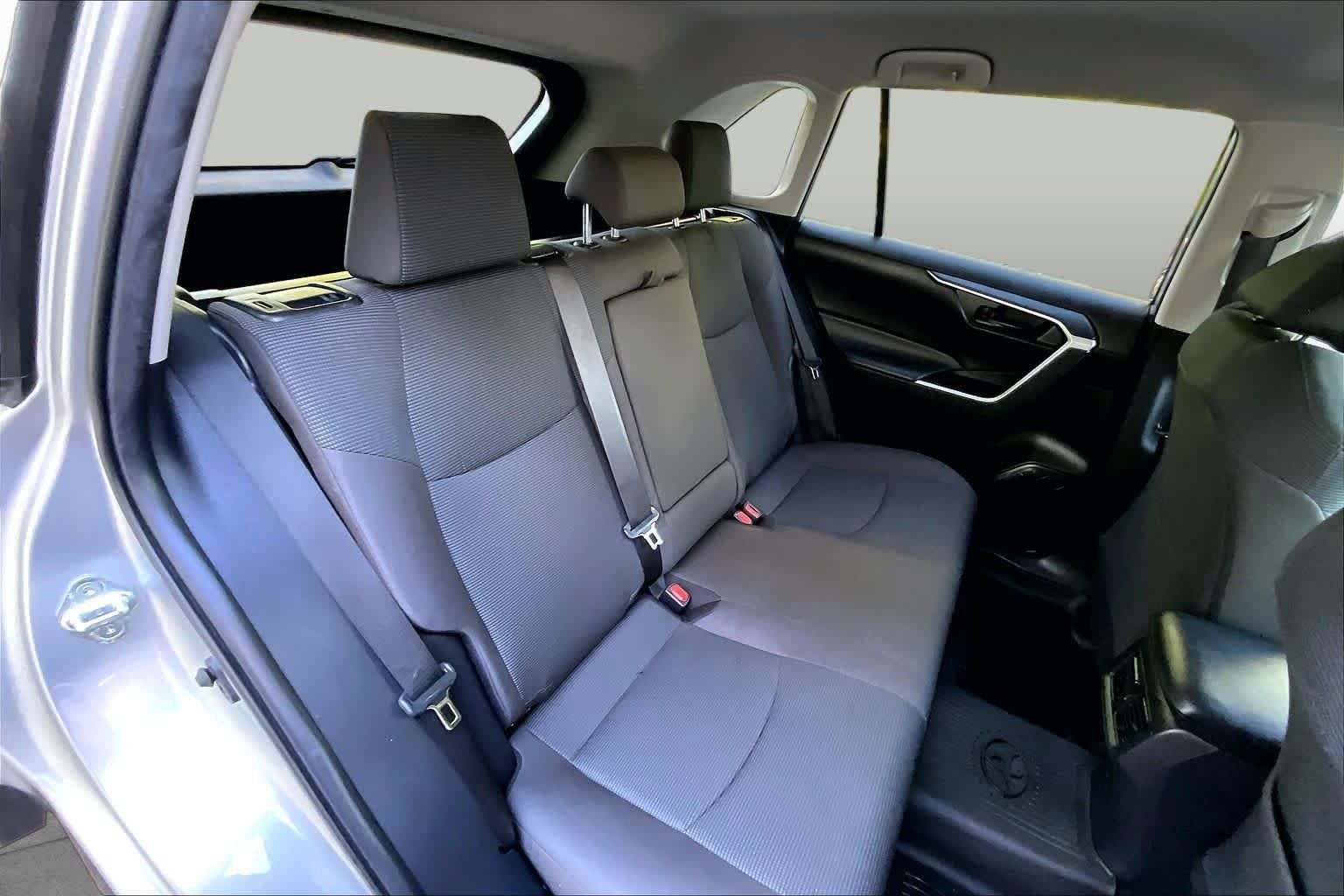 Used 2023 Toyota RAV4 LE AWD/4WD image 19