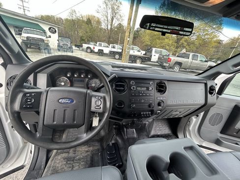 Used 2014 Ford F550 4x4 Crew Cab Super Duty image 17