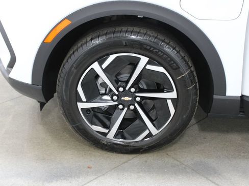 New 2026 Chevrolet Equinox EV LT image 42