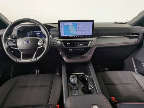 Used 2025 Ford Explorer ST-Line w/ ST-Line Street Pack image 16